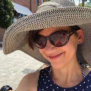 Meet your Posher, Debra